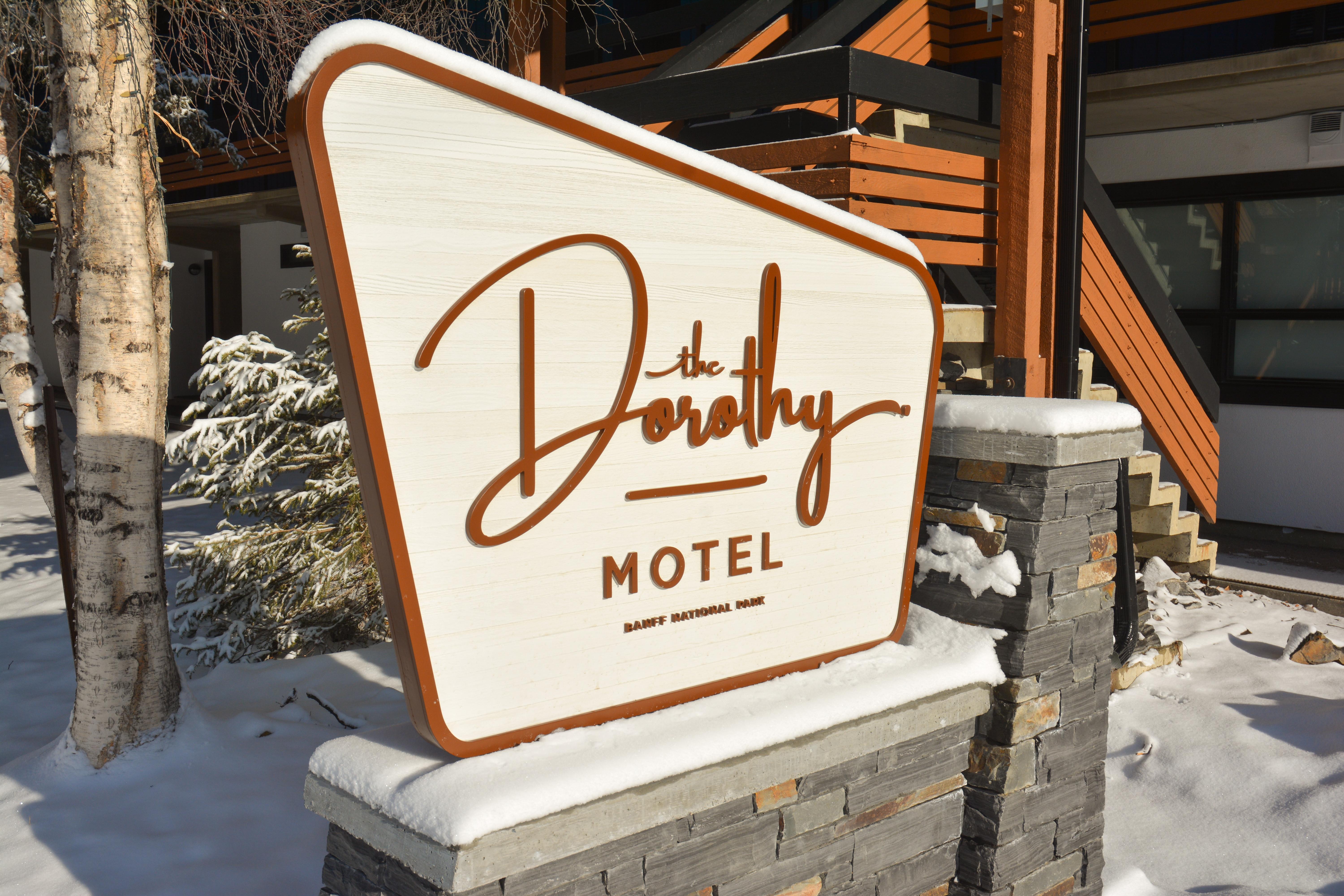 The Dorothy Motel Банф Екстериор снимка